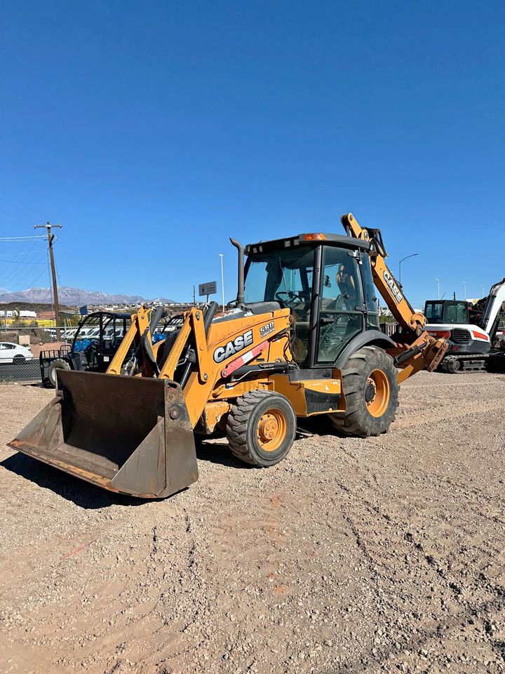 2018 Case 580c Backhoe - Hours: 1,589