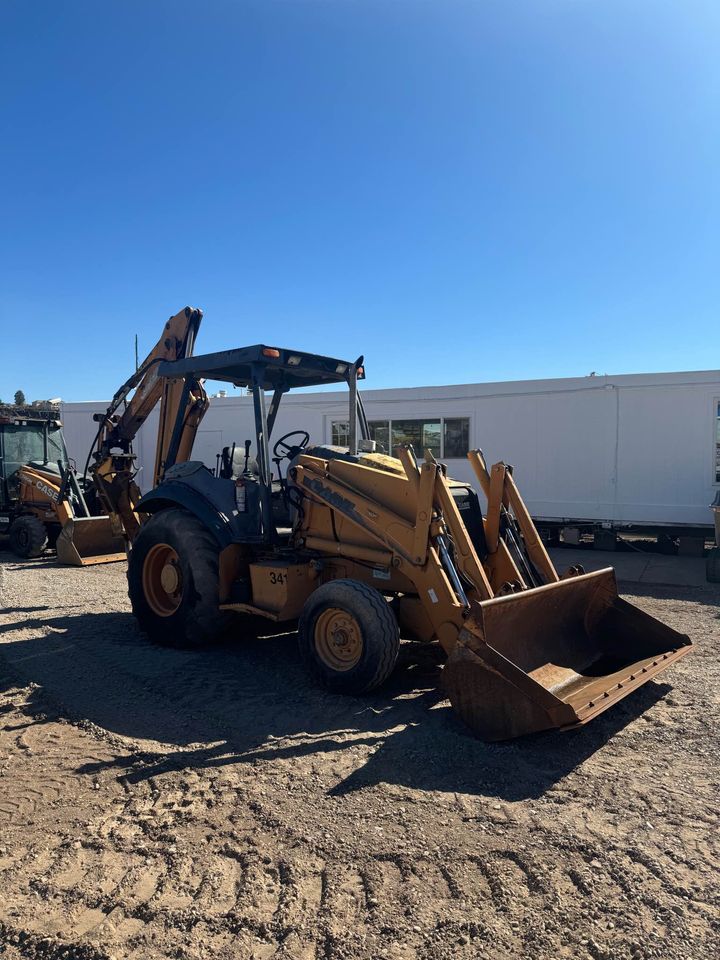 2004 Case 580C Backhoe - Hours: 5,205