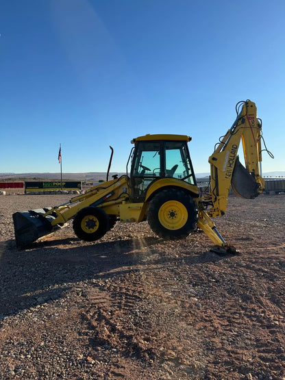 2005 New Holand Backhoe Ib90