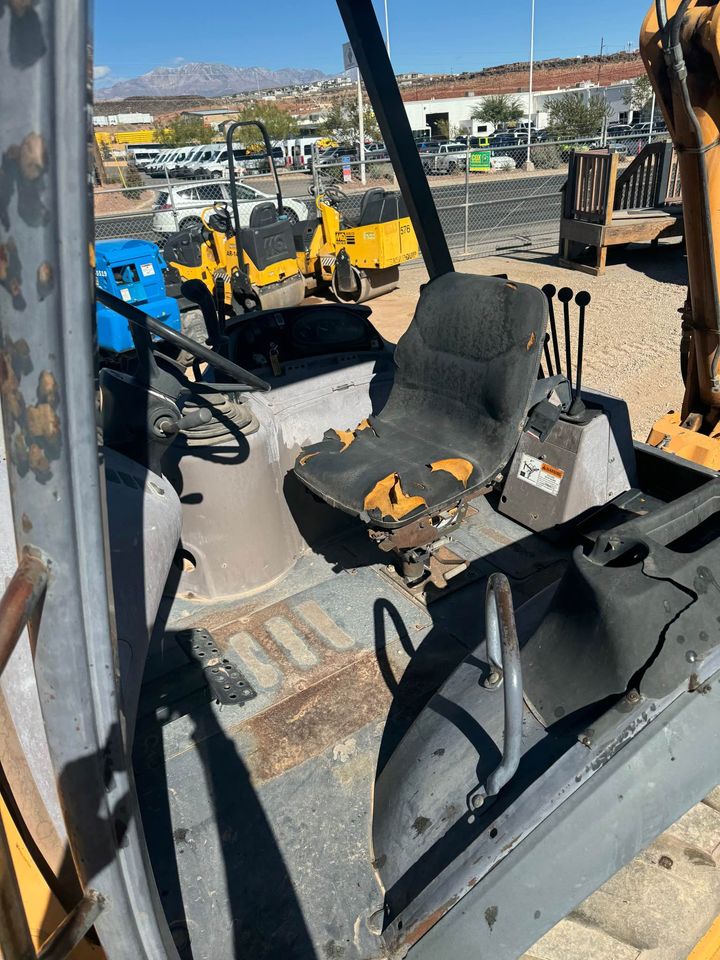 2004 Case 580C Backhoe